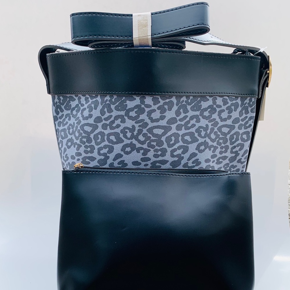 Wild About You Purse w/Makeup Bag